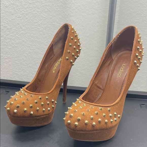 Shoe Dazzle Brown Heels with Gold Studs - Picture 1 of 5